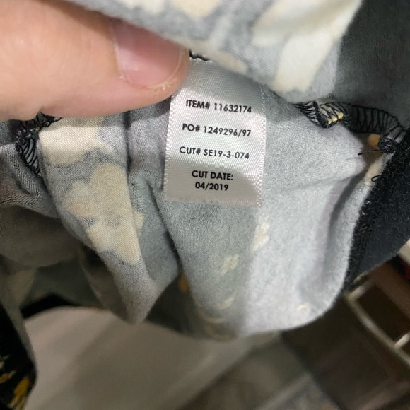 Torrid Foxy cami with flowers - Picture 3 of 4